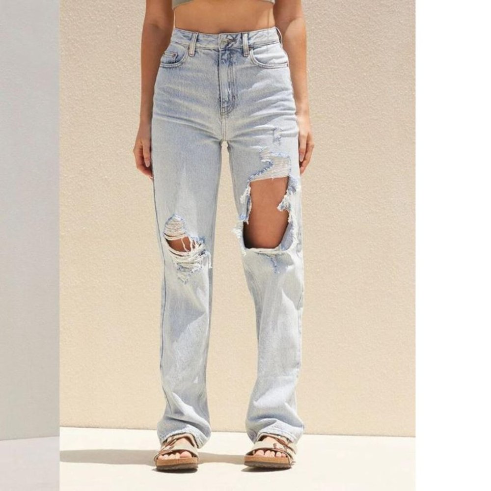 NWT PacSun Light Wash High Rise 90’s Distressed Boyfriend Jeans